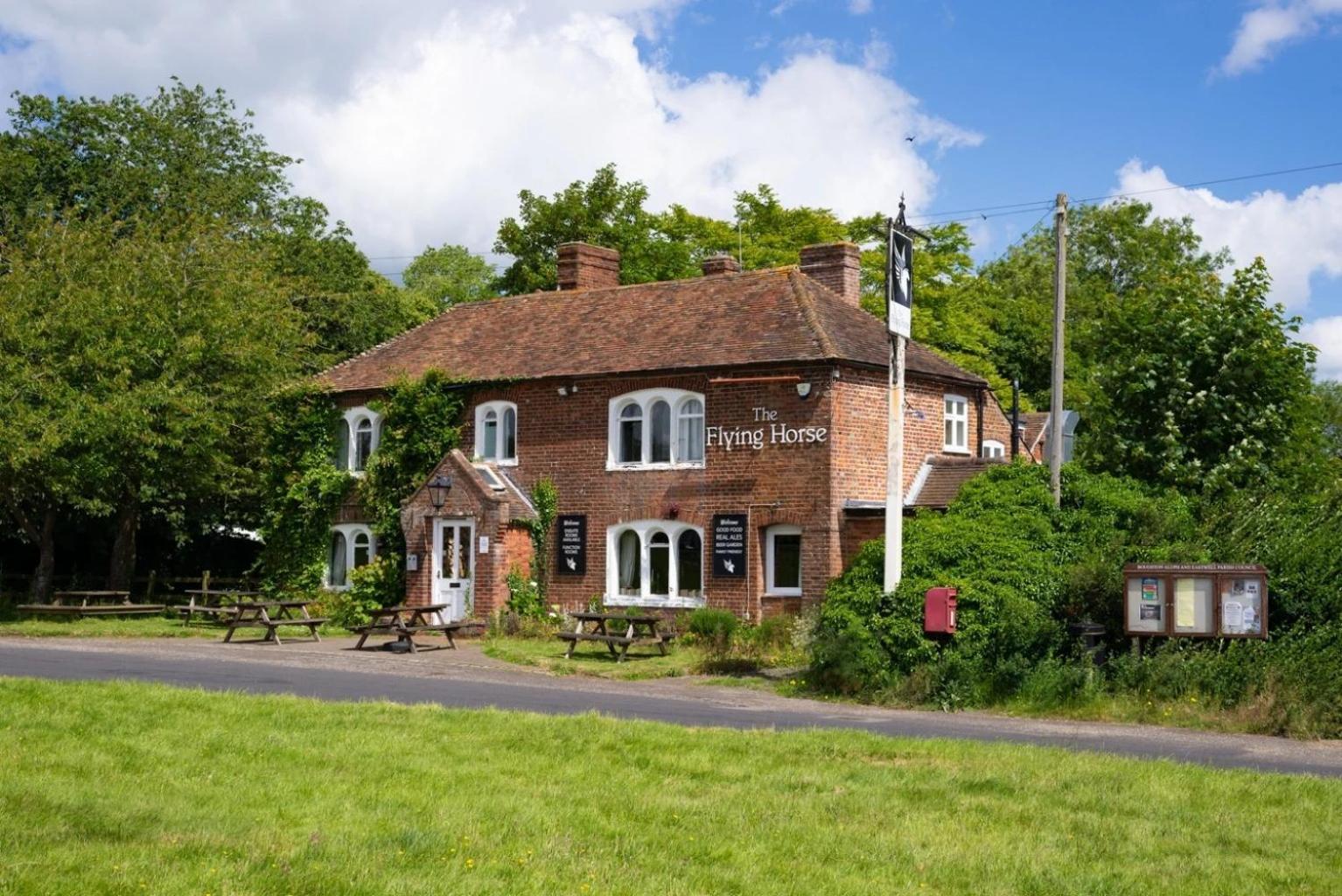 The Flying Horse Inn 邦戈顿奥弗 外观 照片