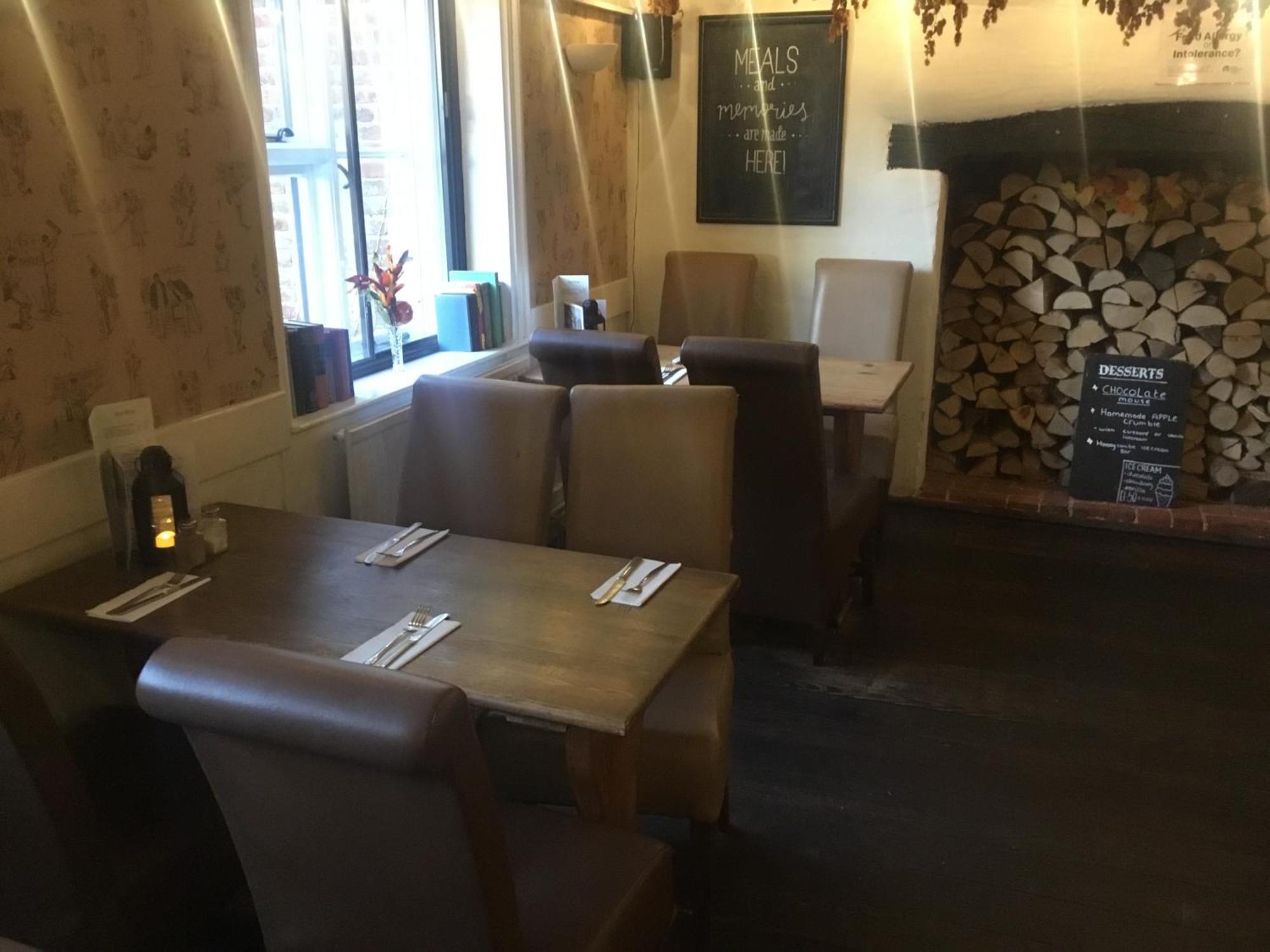 The Flying Horse Inn 邦戈顿奥弗 外观 照片