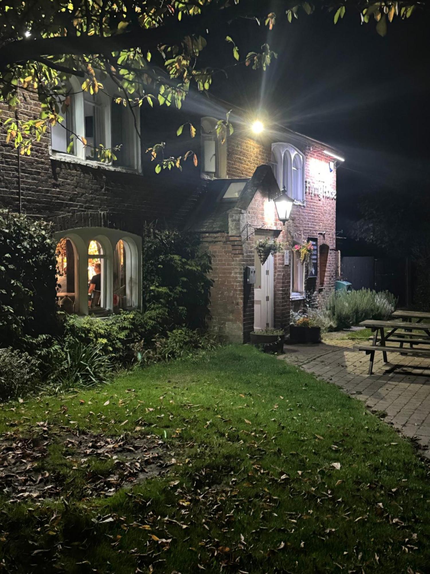 The Flying Horse Inn 邦戈顿奥弗 外观 照片